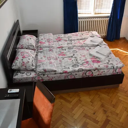 Hostel Exit Labirint Centar Novi Sad Exterior foto