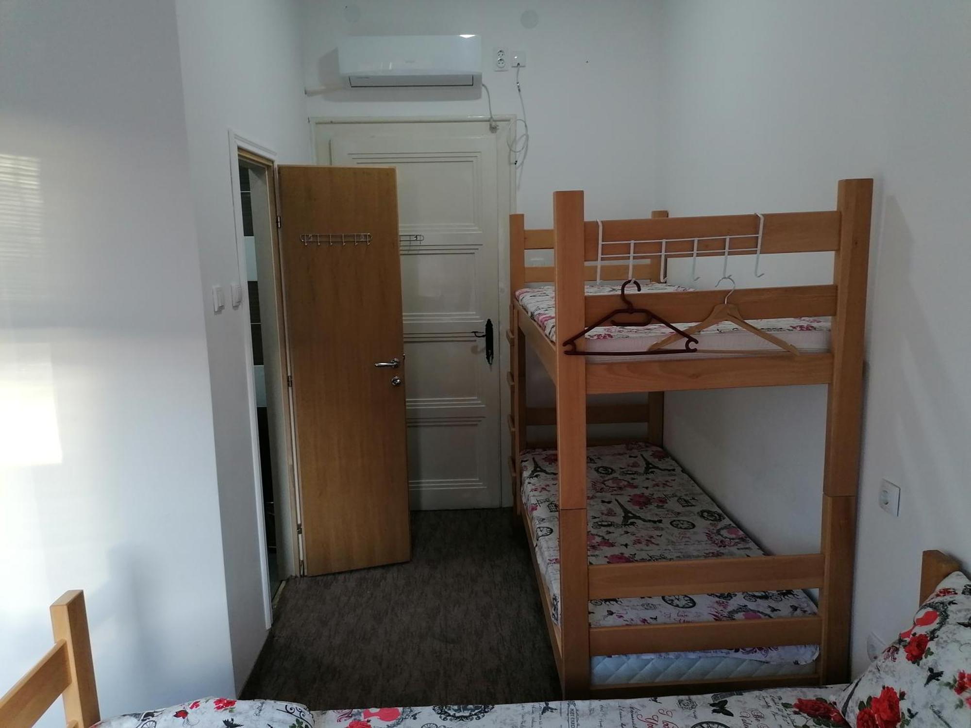 Exit Labirint Centar Хостел
