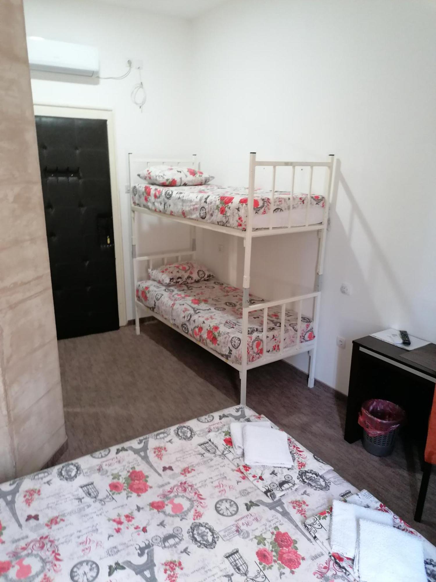 Exit Labirint Centar Hostel *