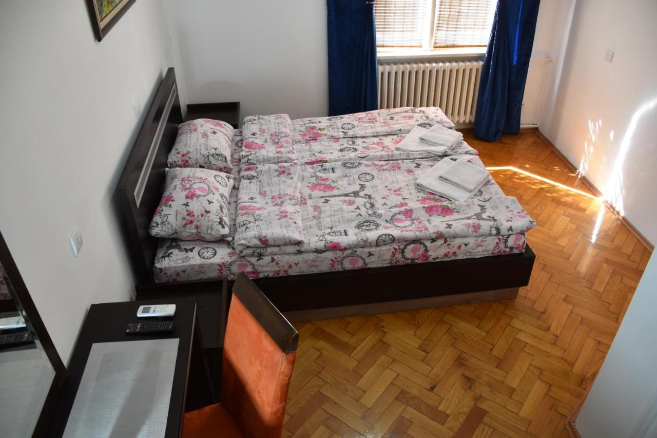 Exit Labirint Centar Хостел