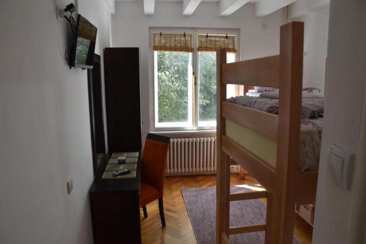 Exit Labirint Centar Hostel *